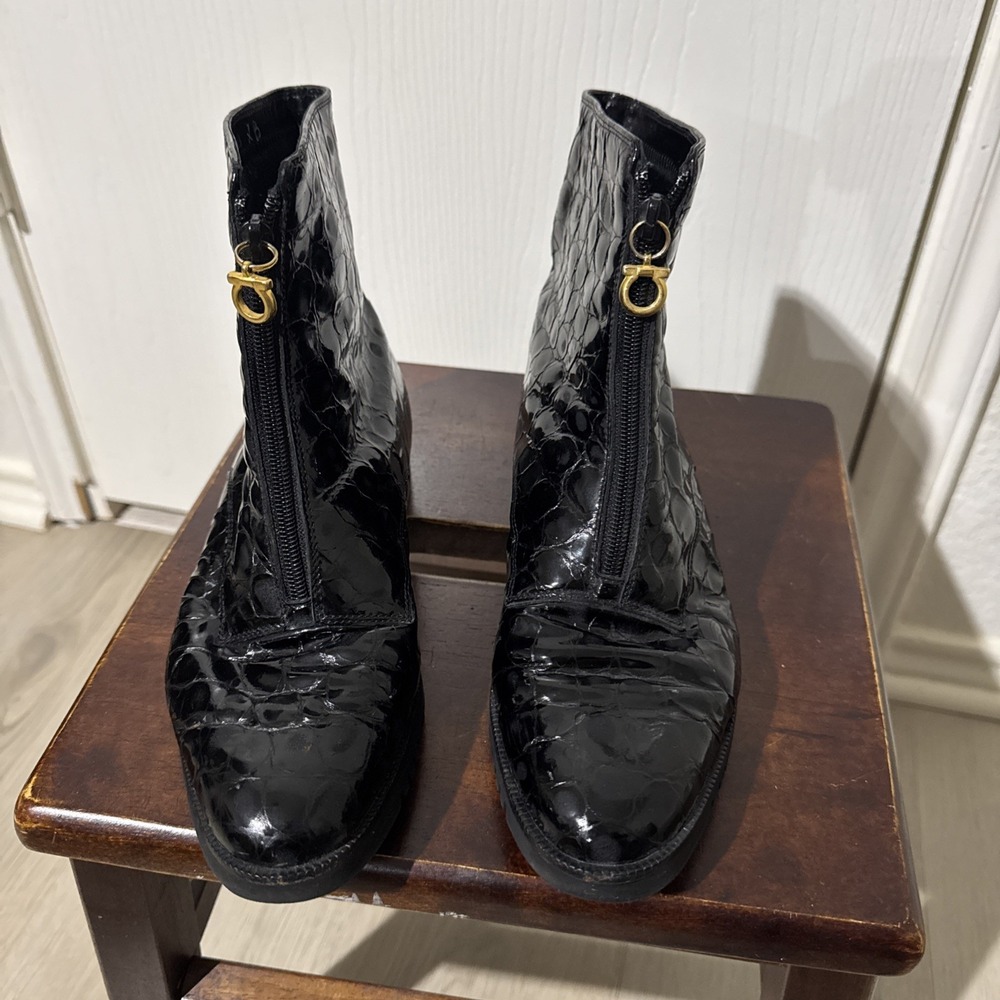 Salvatore Ferragamo Pat Leather Black Crocodile Women's Ankle Boots SZ 7B EUC